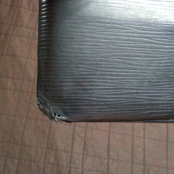 Vintage LV Louis Vuitton Epi Leather Wallet Bifold Unisex Women's Men's - Picture 13 of 14